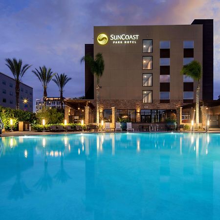 Suncoast Hotel Anaheim, Tapestry Collection By Hilton Bagian luar foto