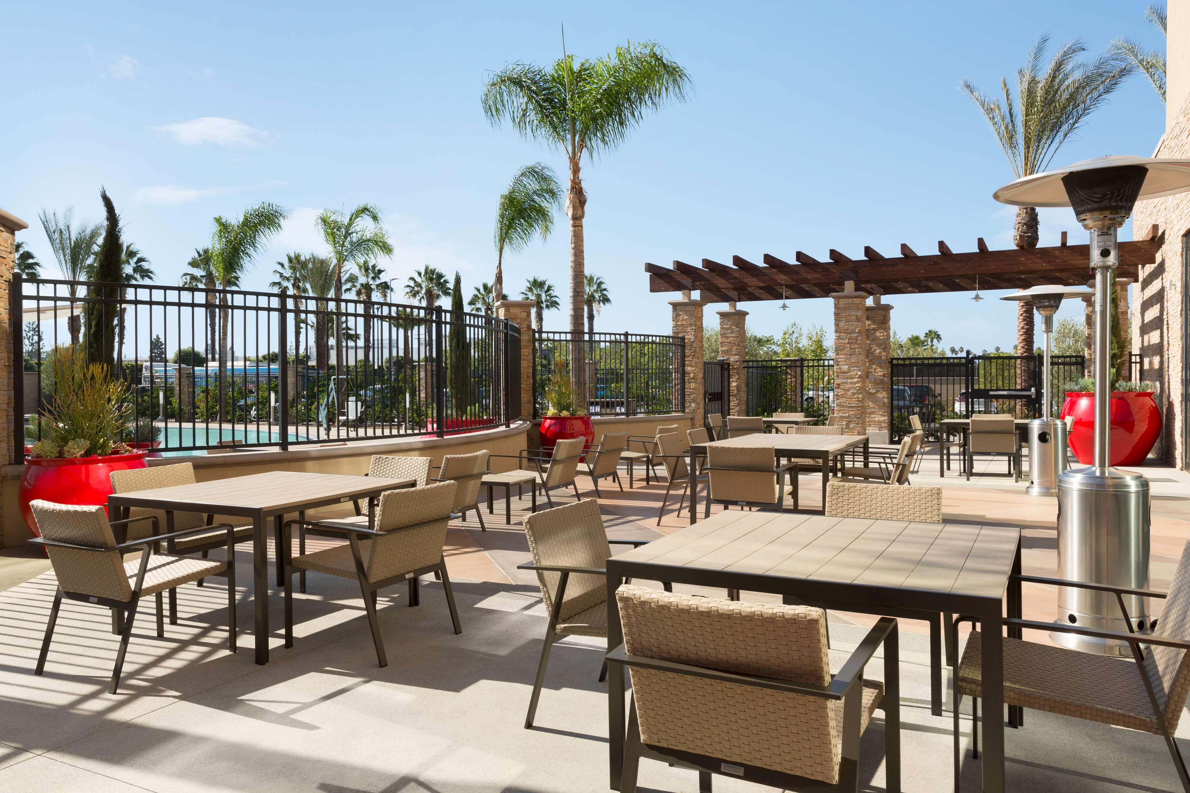 Suncoast Hotel Anaheim, Tapestry Collection By Hilton Bagian luar foto